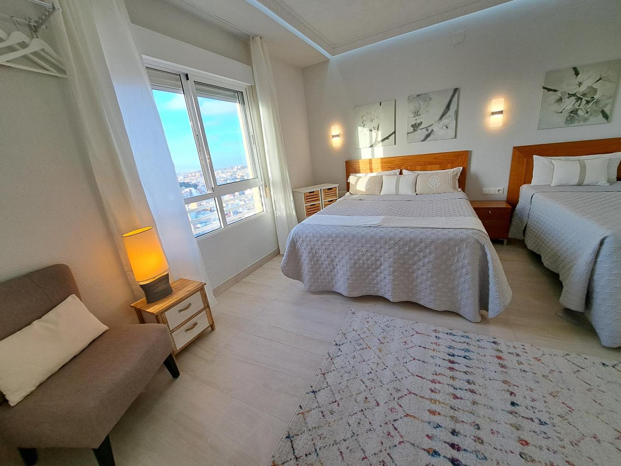 Alicante Skylights Apartments Pokoj fotografie